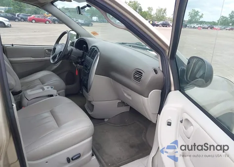 2005 Chrysler Town & Country Touring from USA, damaged, VIN 2C4GP54L05R314188